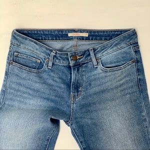 LEVI'S
711 Skinny Jeans